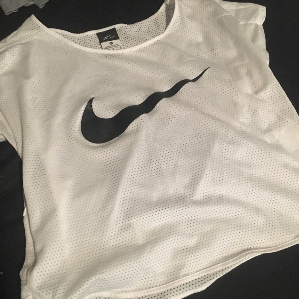 White Dri-fit Nike t-shirt
